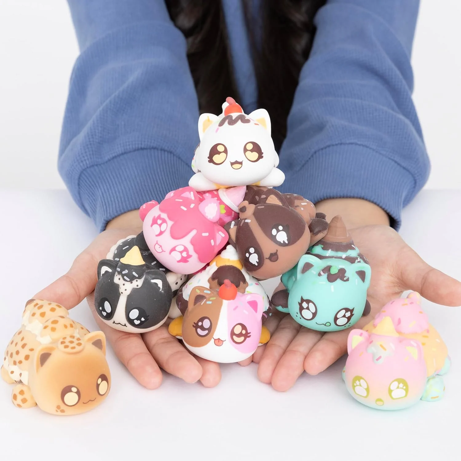 Aphmau Mystery Squishy Figure - Series 3 Ice Cream - Image 7