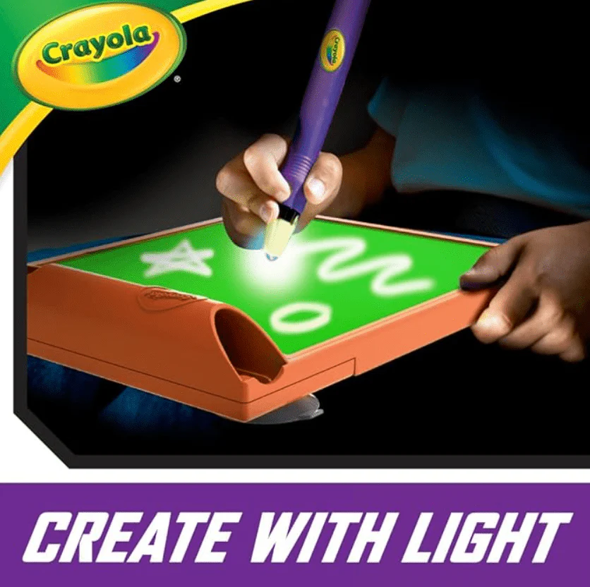 Crayola Travel Glow Art Studio CY04-2505 - Image 3