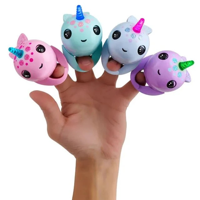 Fingerlings Light Up Narwhal 36990 - Image 2