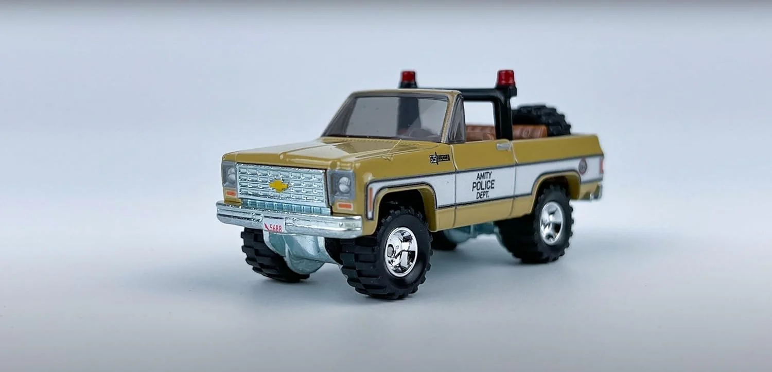 Hot Wheels Premium Vehicles - Jaws 75 Chevy Blazer Custom - Image 3