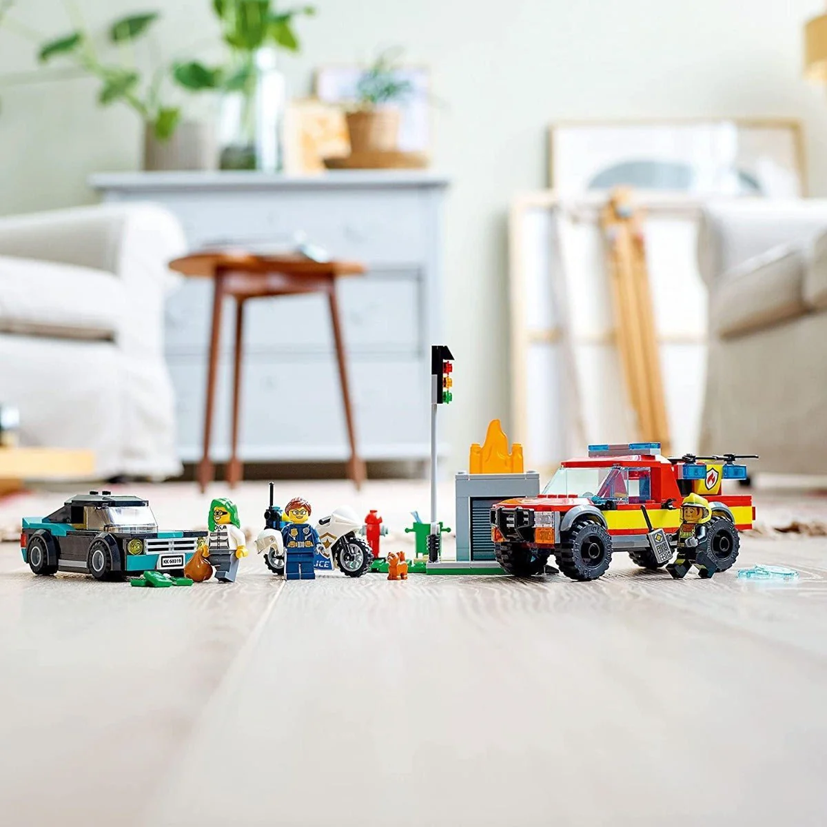 LEGO City Fire Rescue and Police Chase 60319 - Image 3