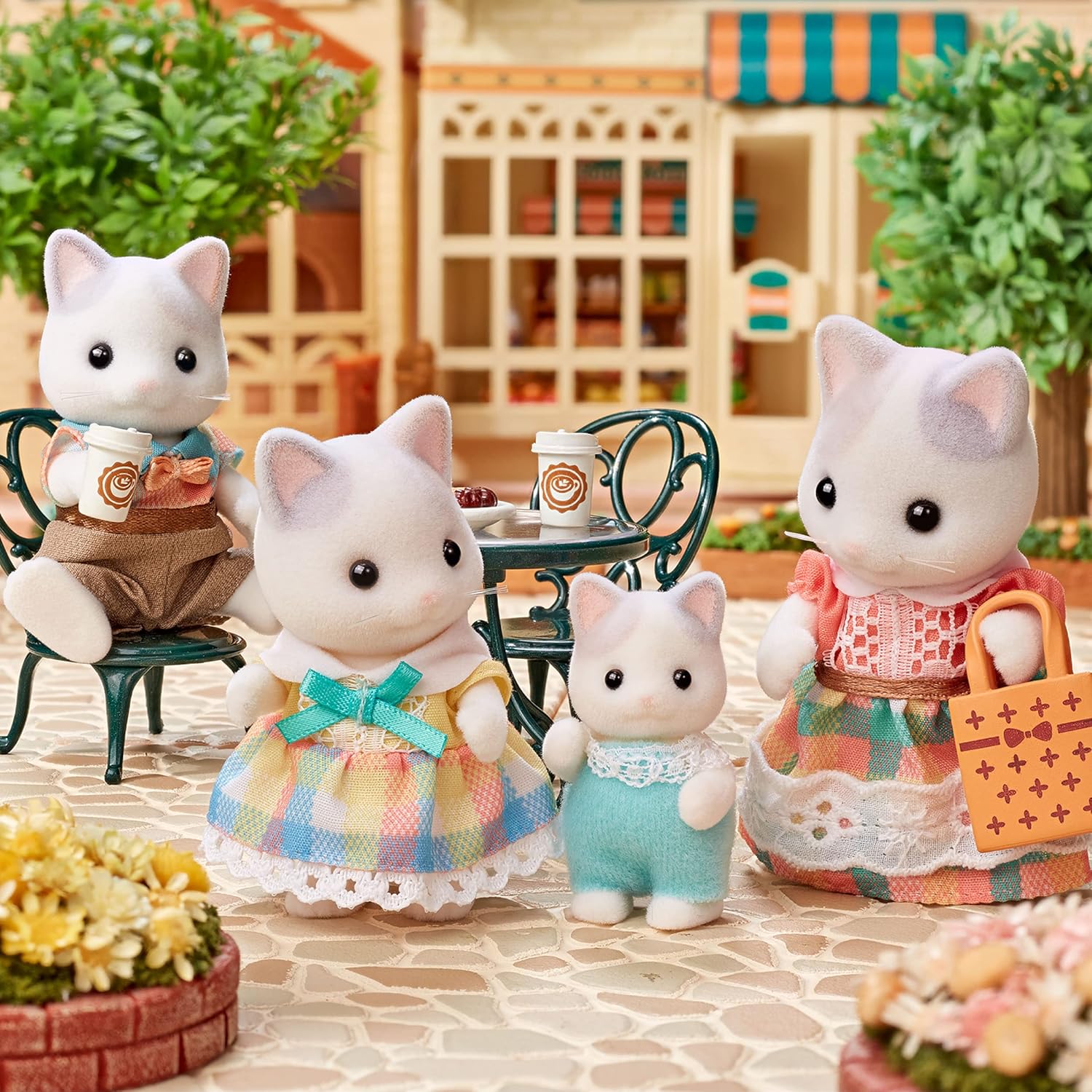 Sylvanian Families Latte Cat Family 5738 - Image 2